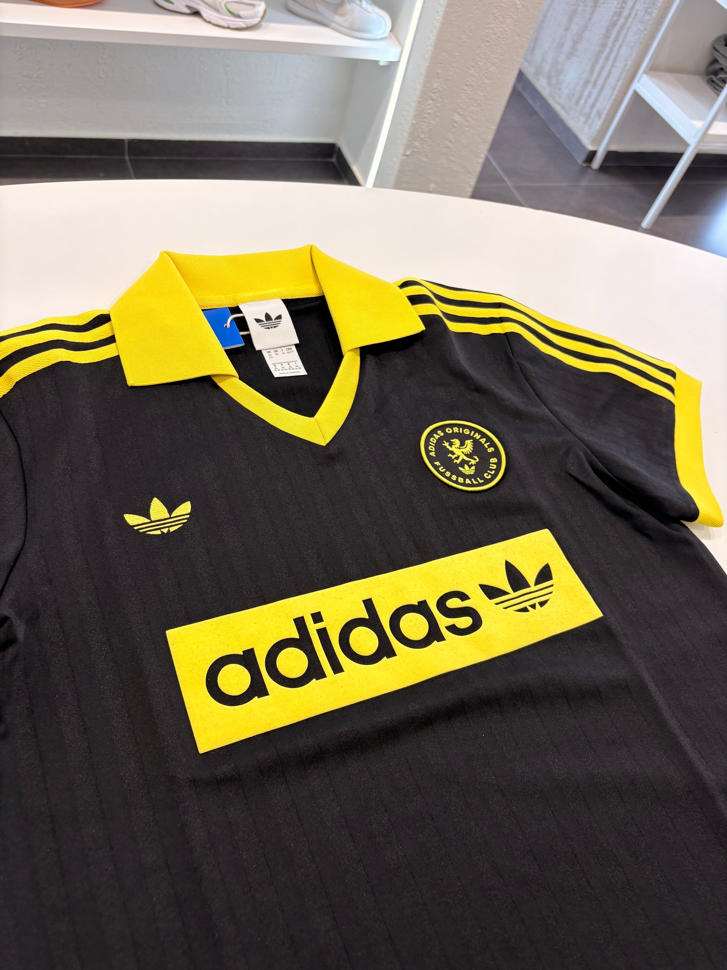 T-shirt fussball club yellow Adidas ORIGINALS