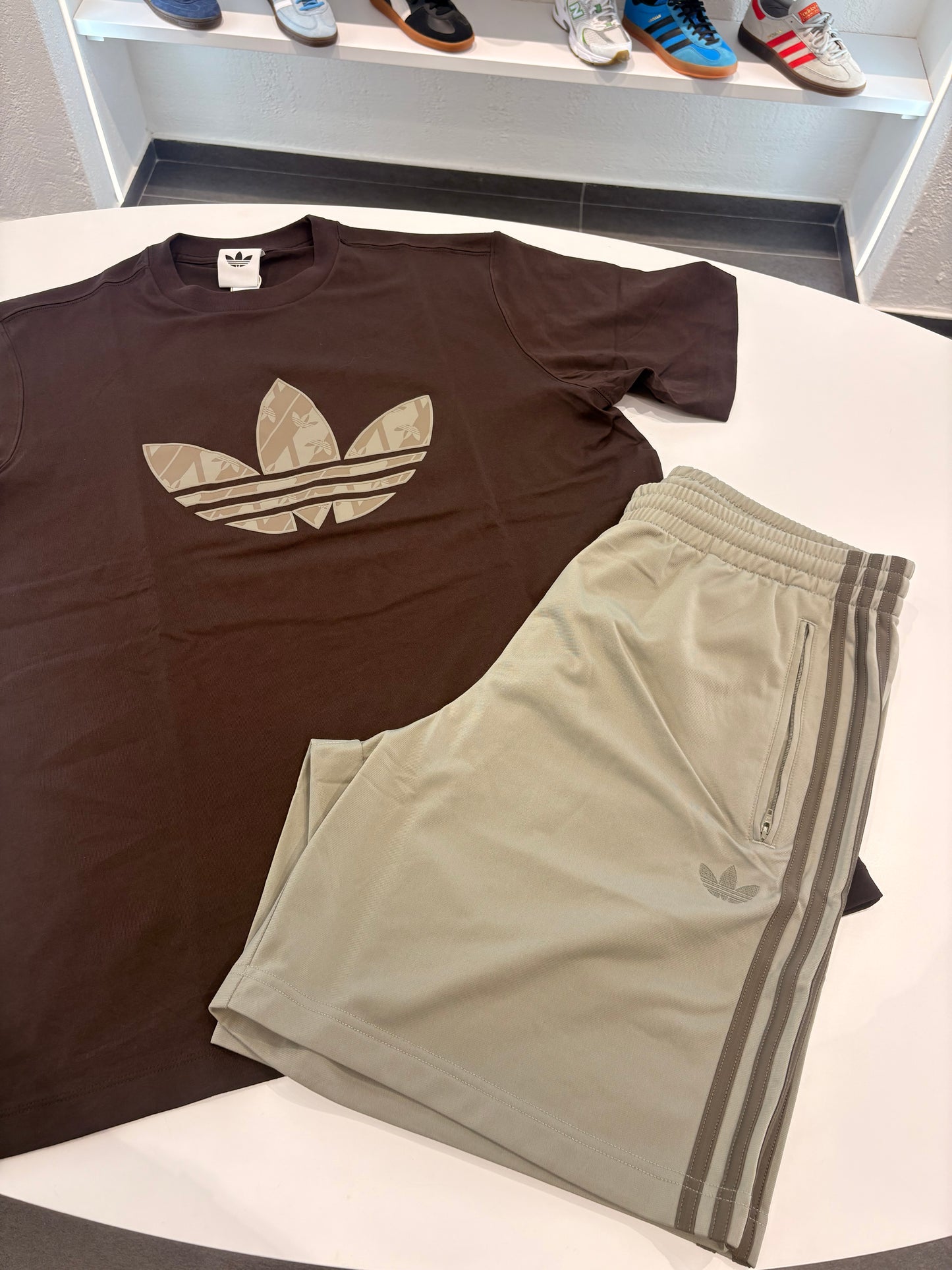 Coordinato Adidas brown logo monogramm