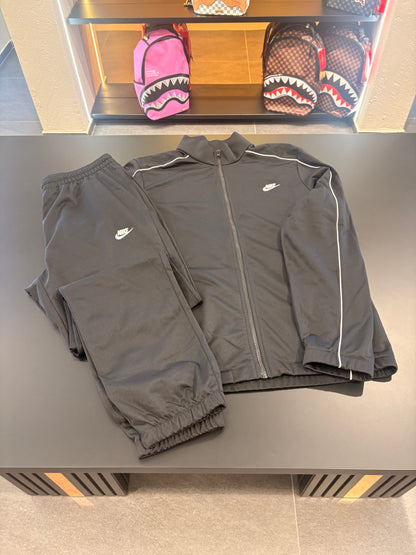 Tuta Nike total black basic lines white