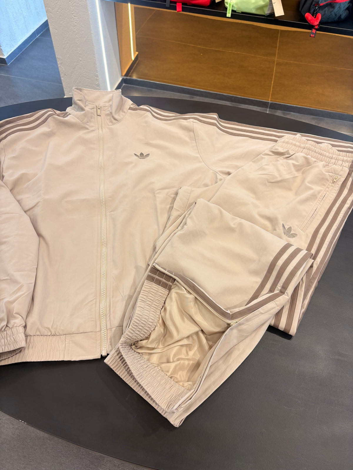 Tuta Adidas firebird woven beige 3lines tex