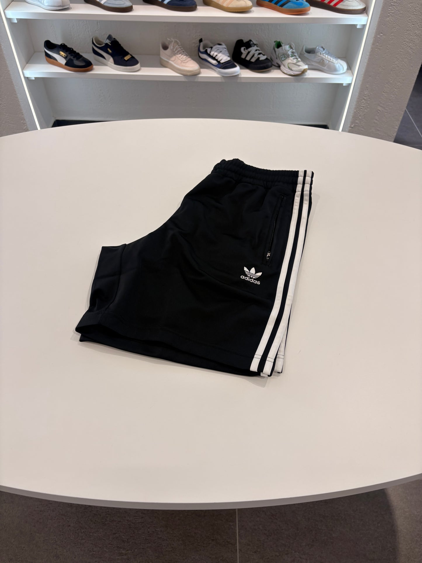 Bermuda Adidas nero