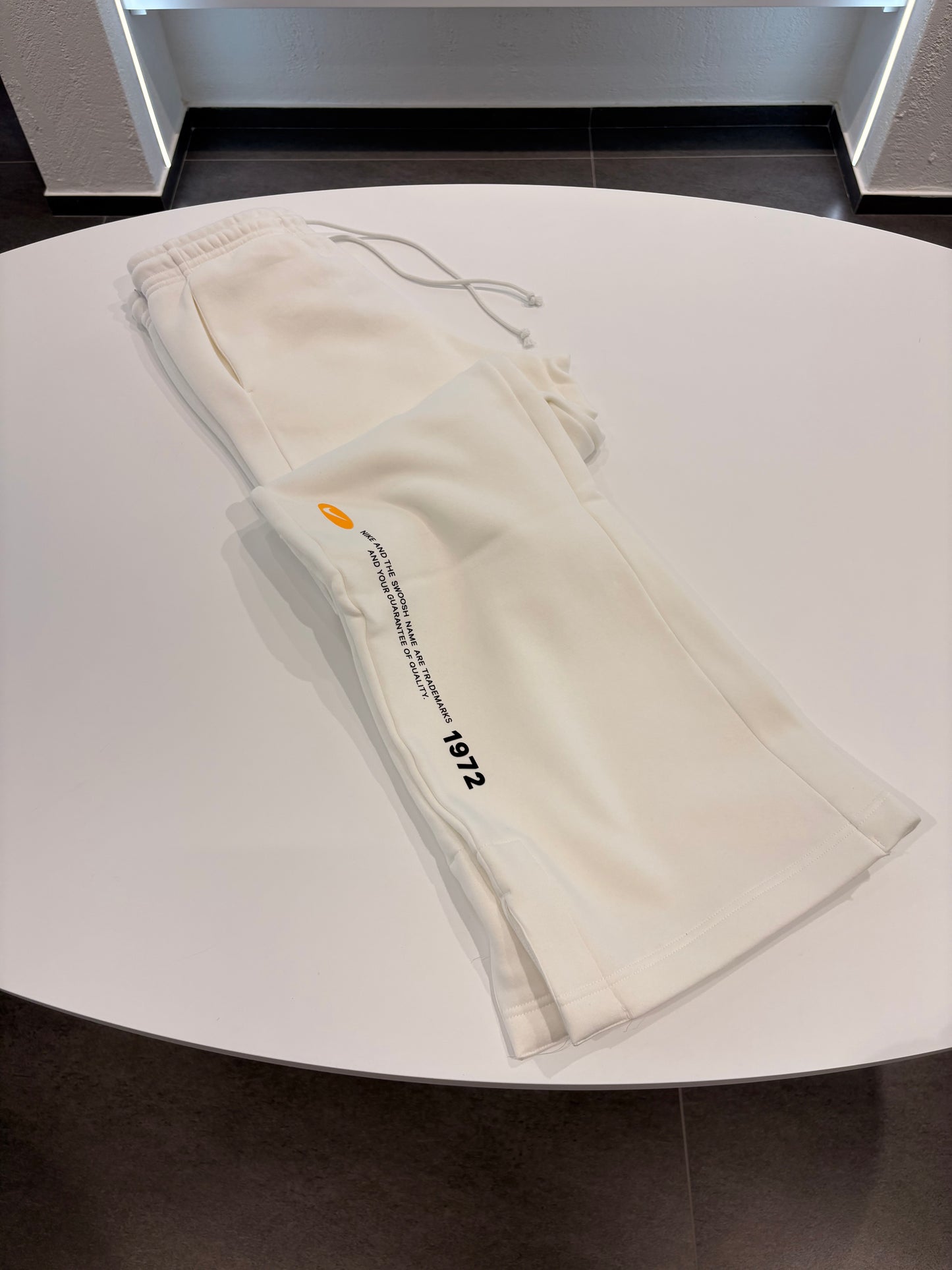 Pantalone Nike fondo largo