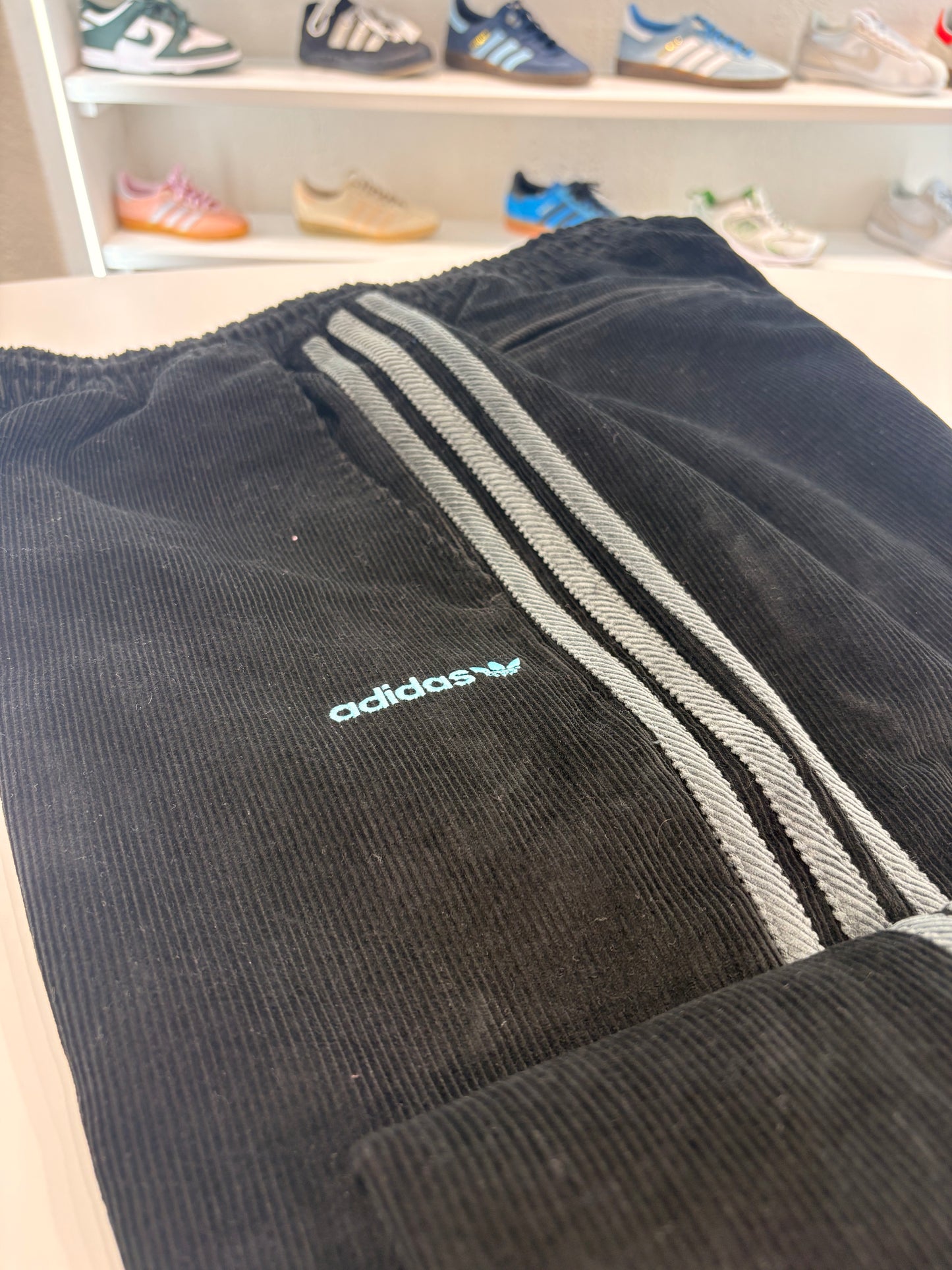 Pant velluto nero Adidas