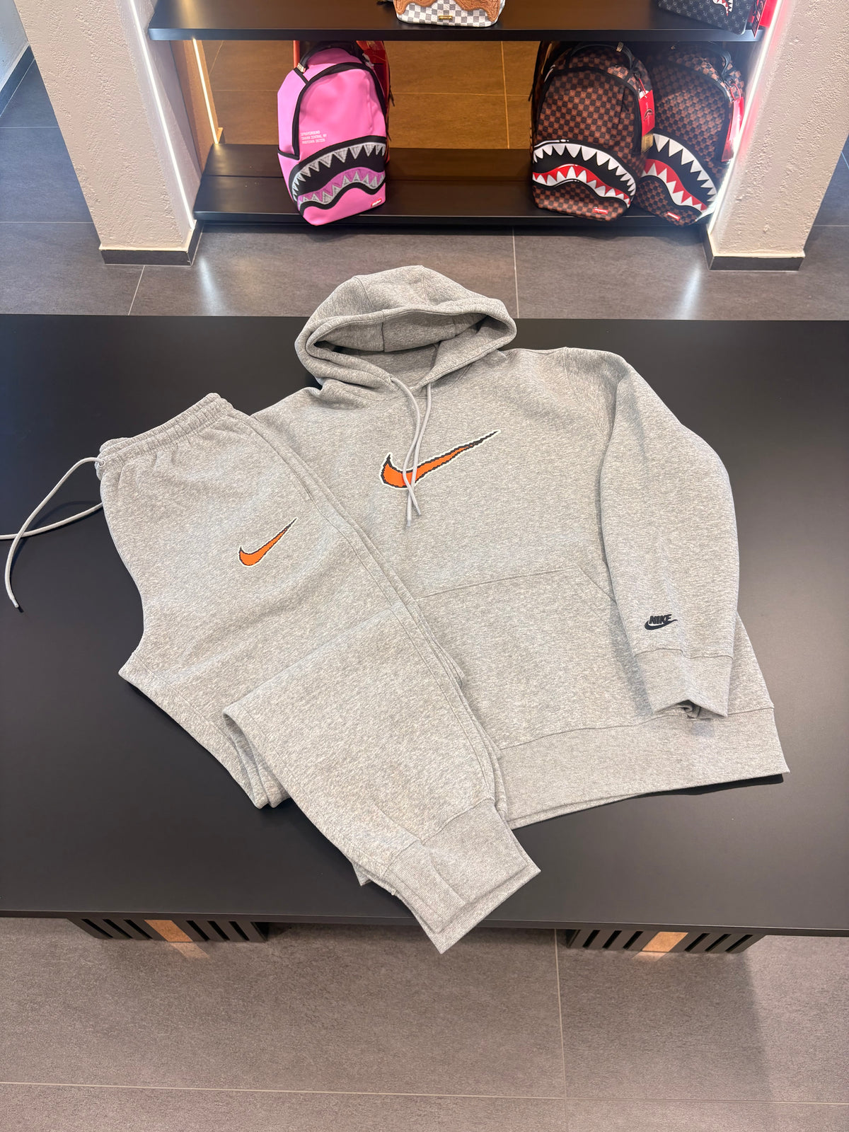 Tuta Nike grey swoosh orange