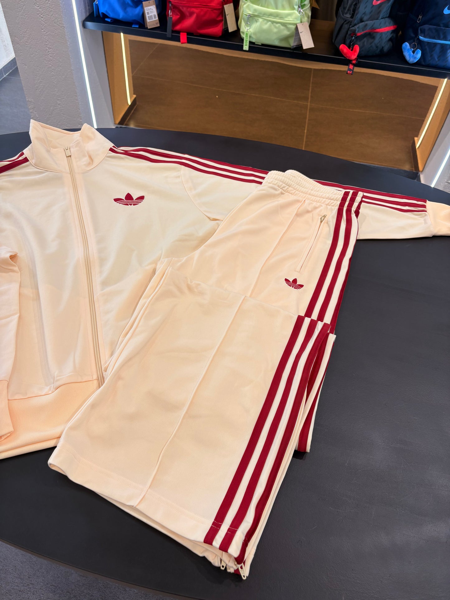 Tuta Adidas firebird Classic panna/3lines Red