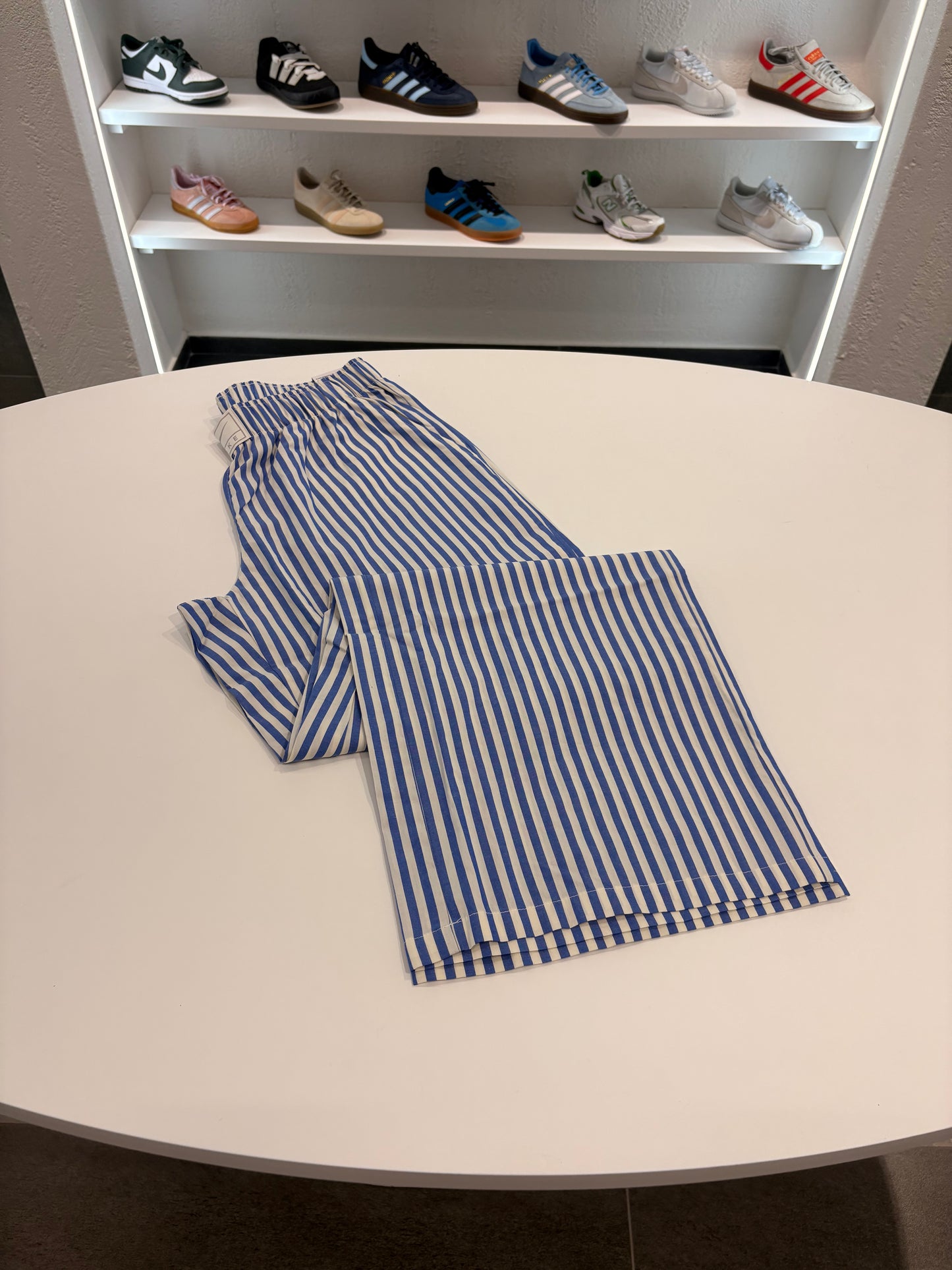 Pantaloni loose a righe