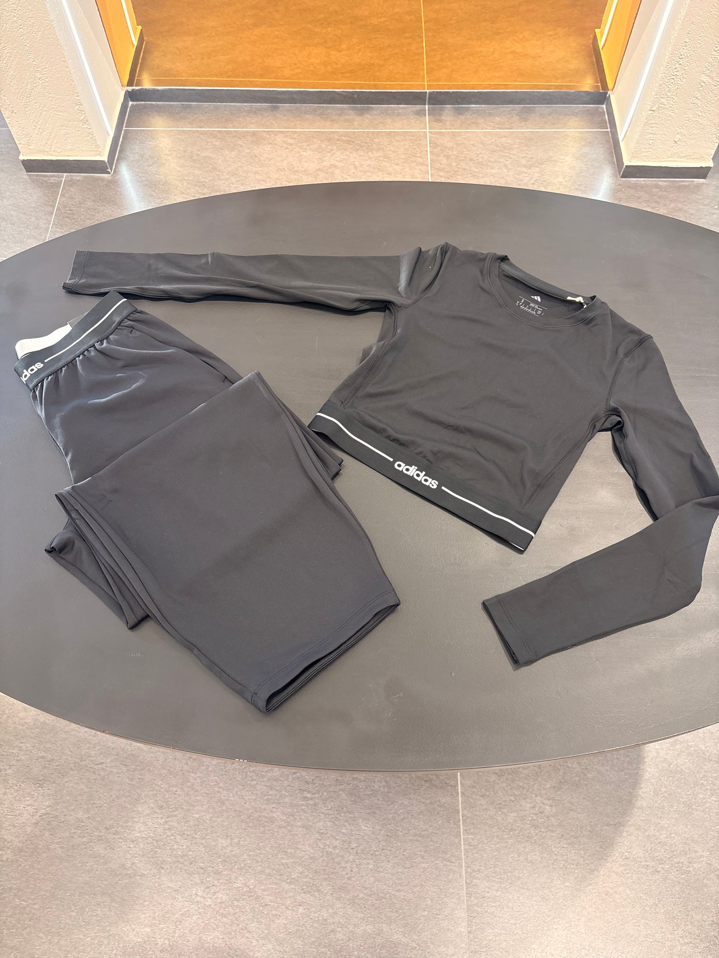 Coordinato Adidas hyperglam cropped long sleeve black