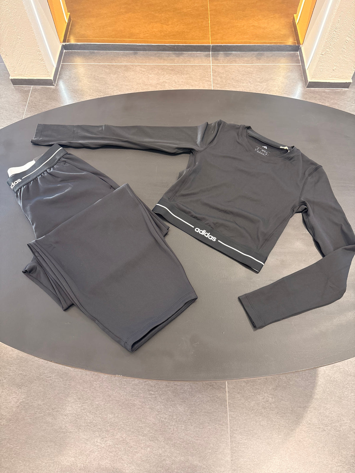 Coordinato Adidas hyperglam cropped long sleeve black