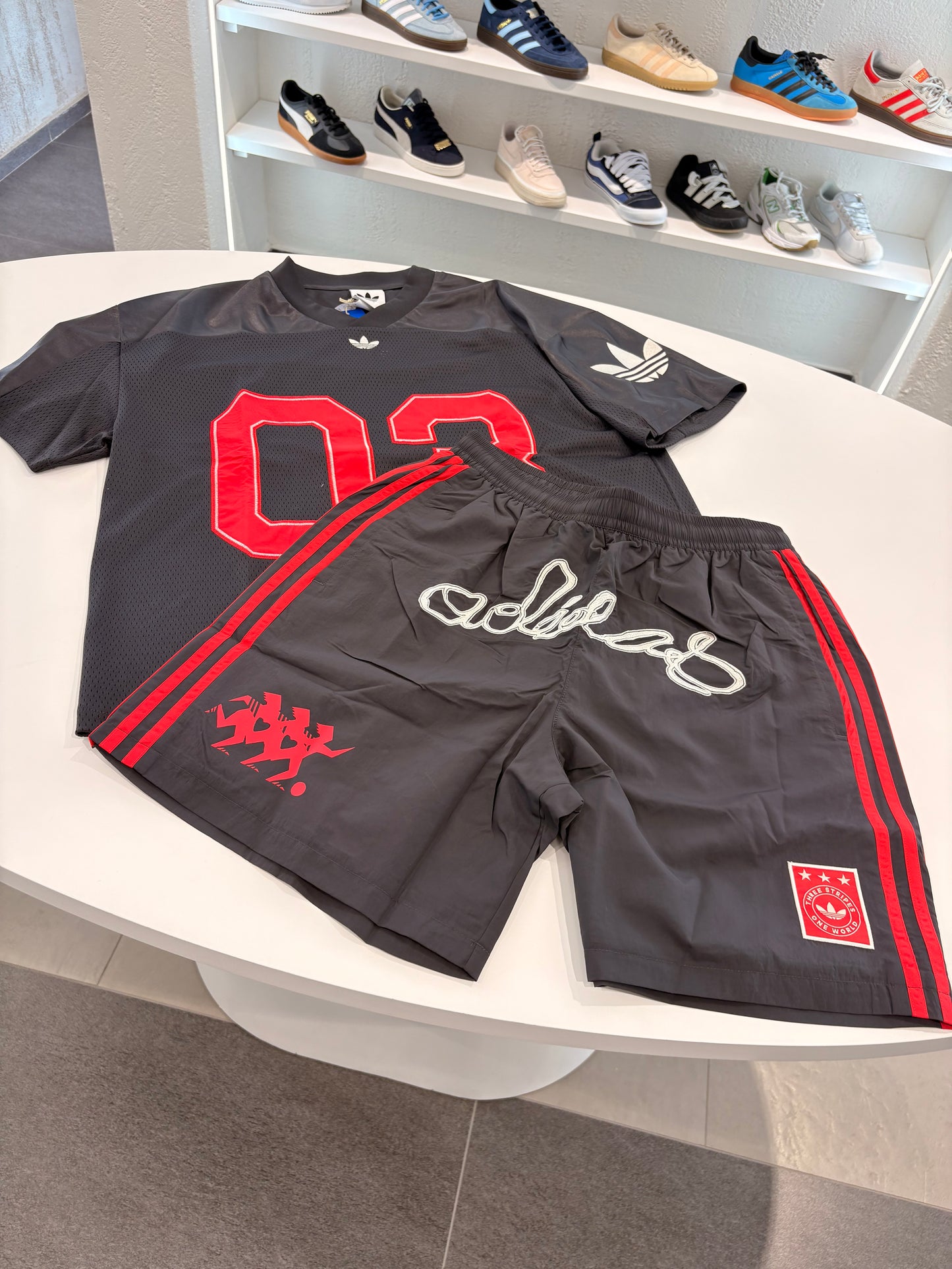 Coordinato Adidas ONE WORLD BLACK/RED