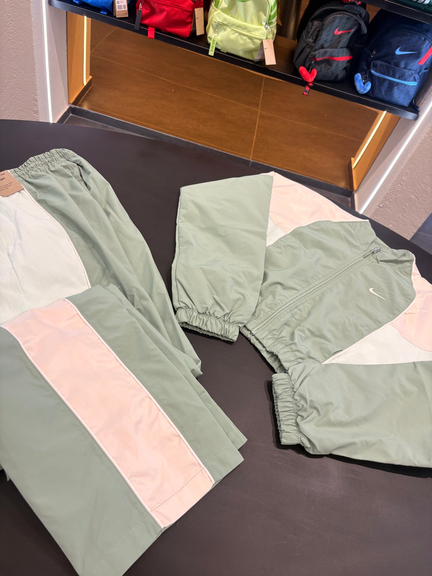 Tuta Nike shrunken oversize verde