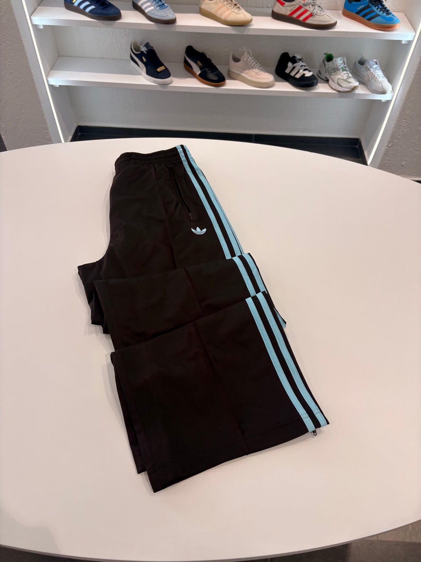 Pantaloni Adidas firebird aurora coffee icey blue