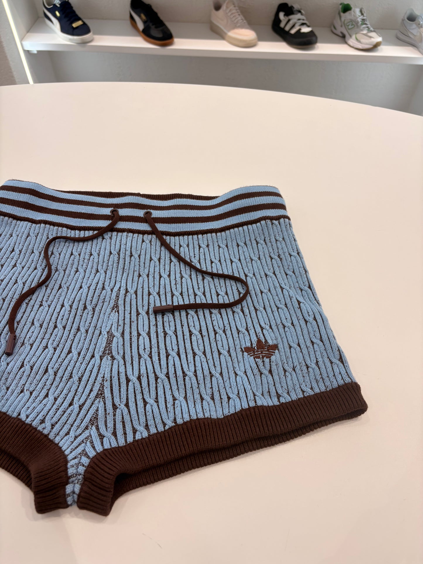 Shorts Adidas ORIGINALS in maglia blue brown