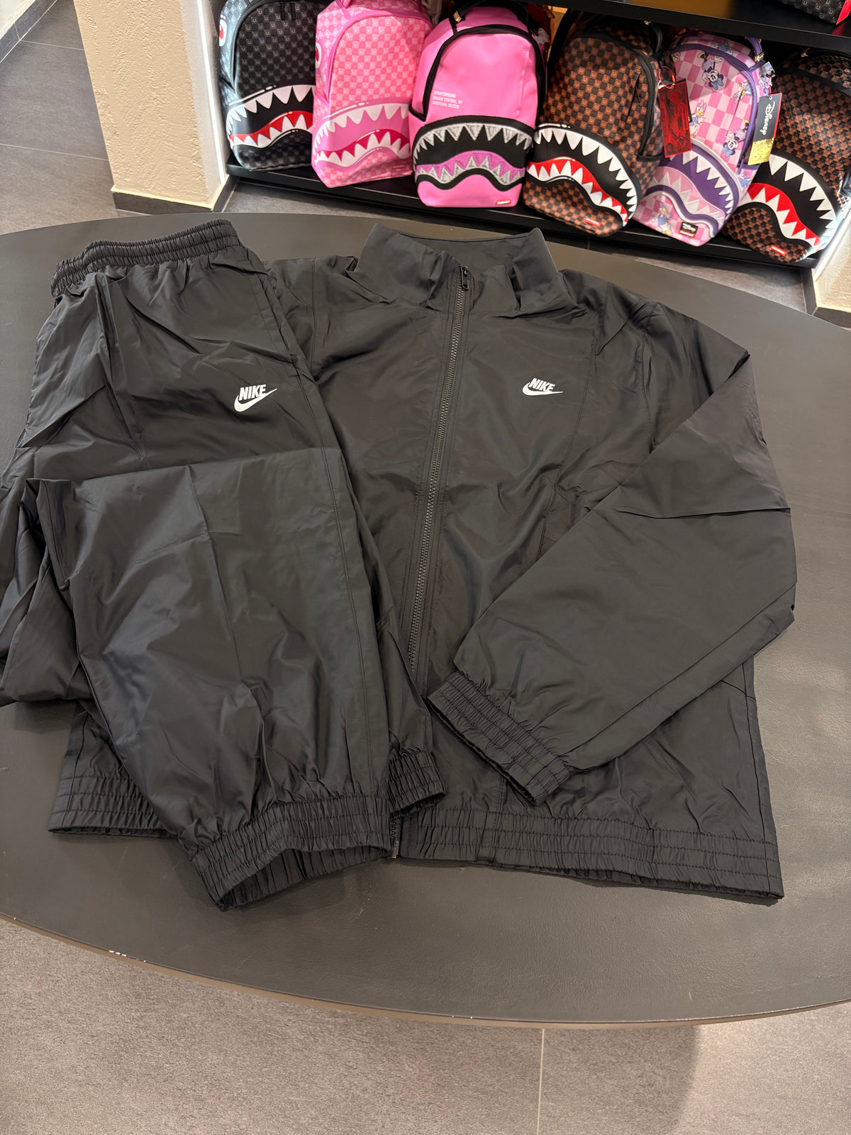 Tuta Nike antivento nera