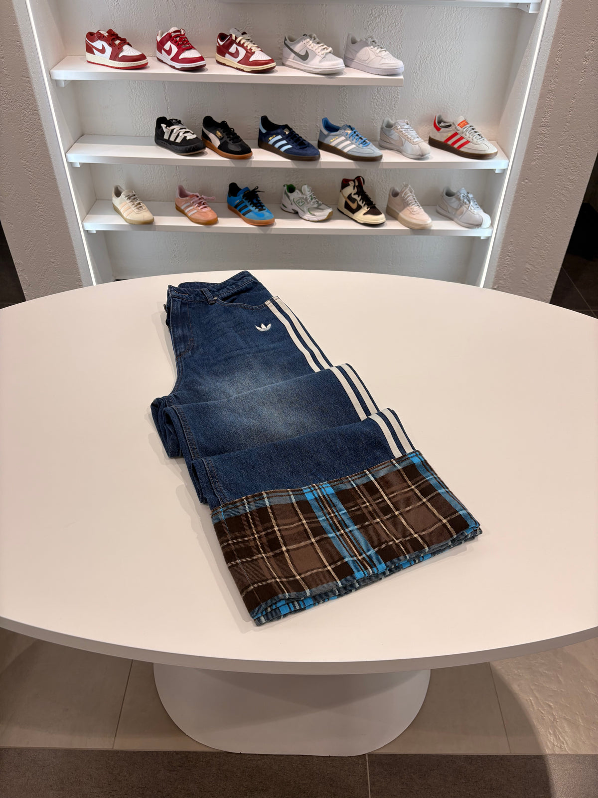 Jeans a gamba larga Adidas