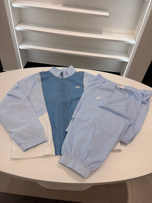 Tuta Nike antivento Sky Blue