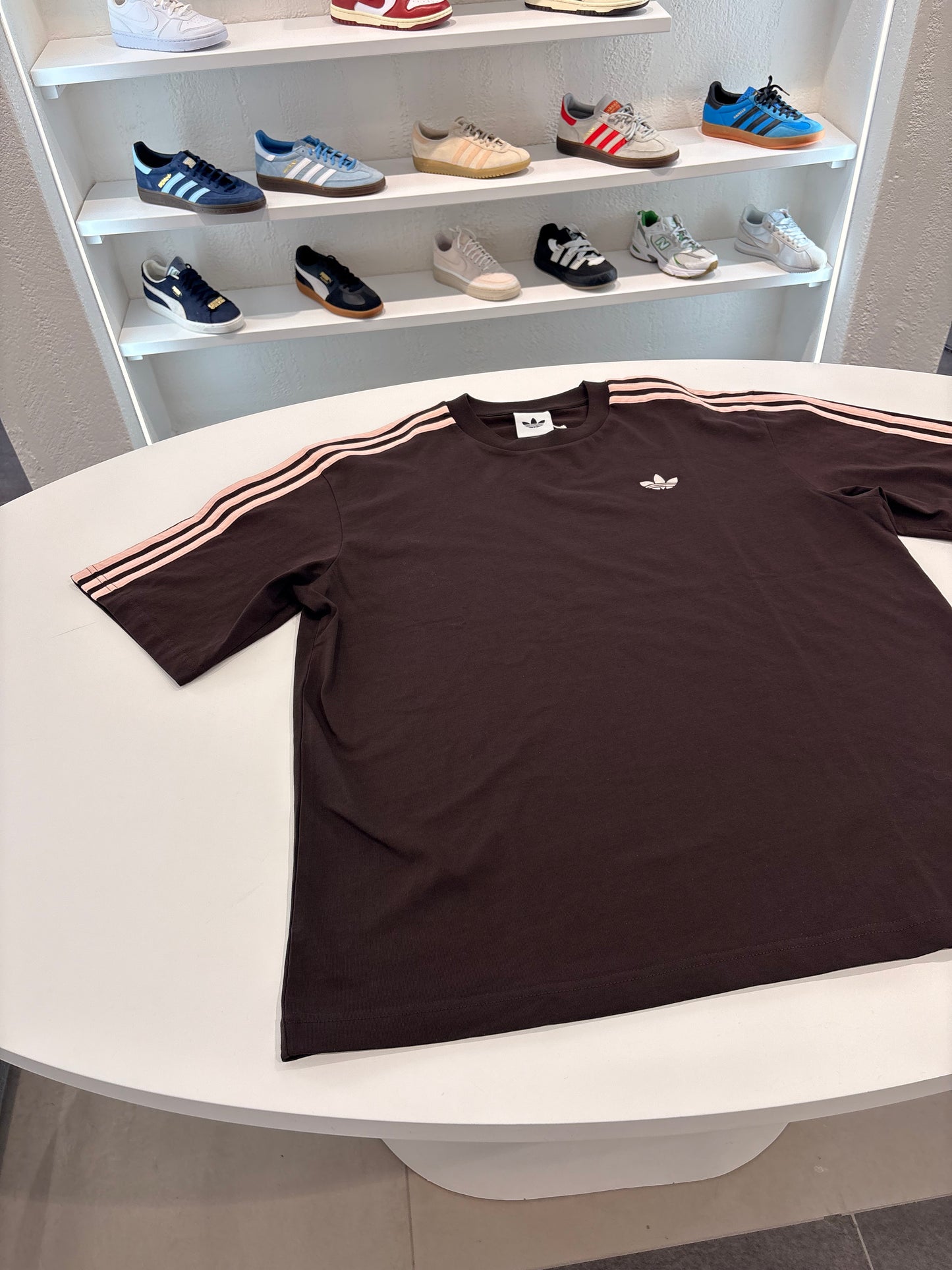 T-shirt Adidas brown pink