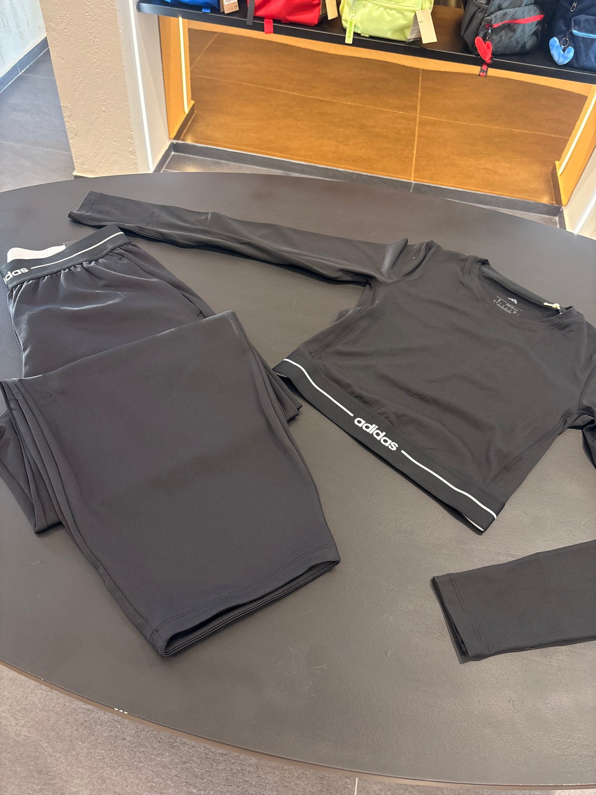 Coordinato Adidas hyperglam cropped long sleeve black
