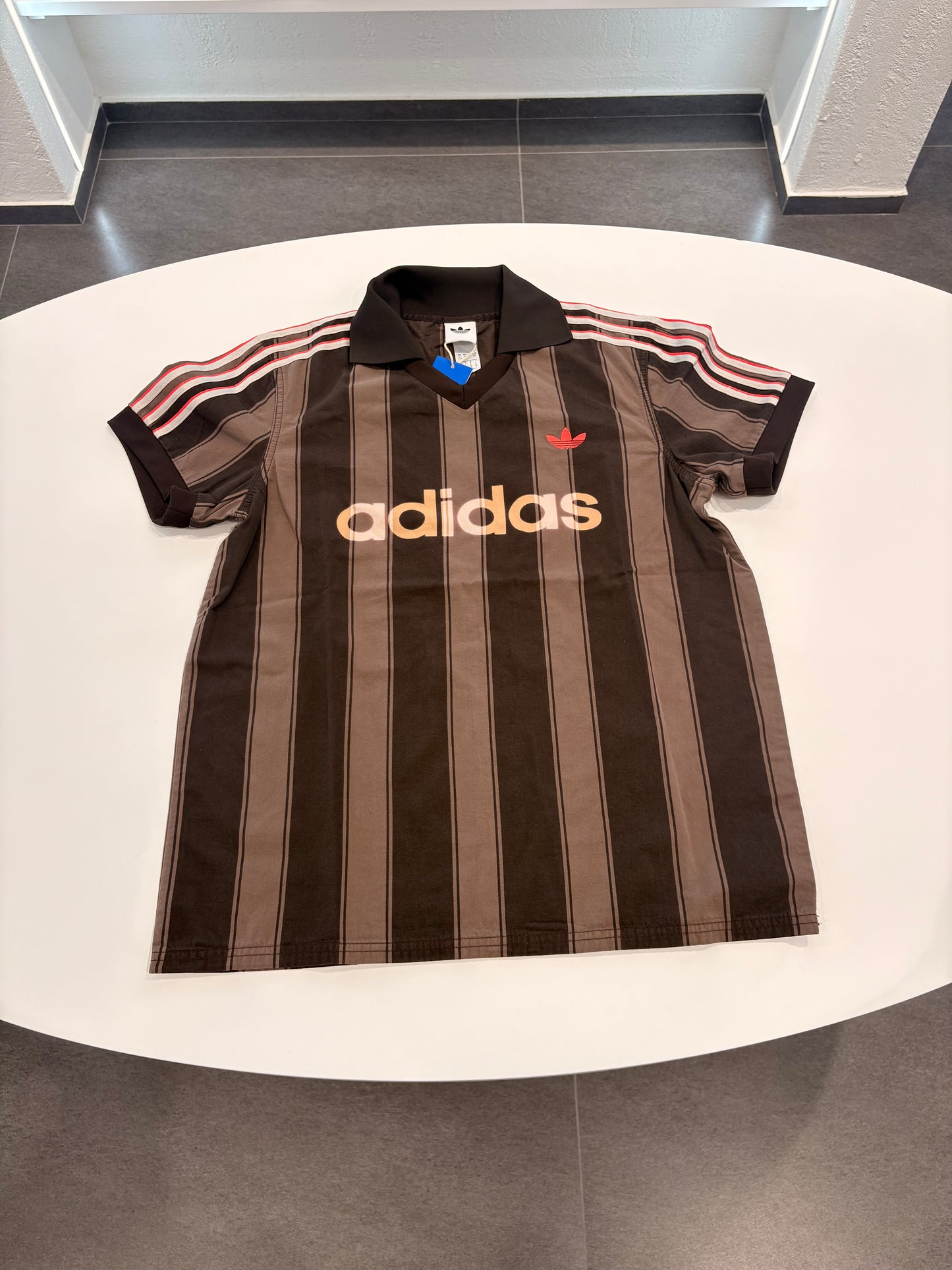 T-shirt Adidas coffee 3 stripes red white