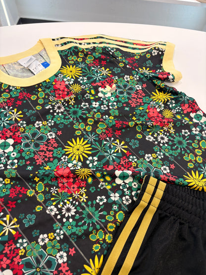 Completo Adidas liberty London