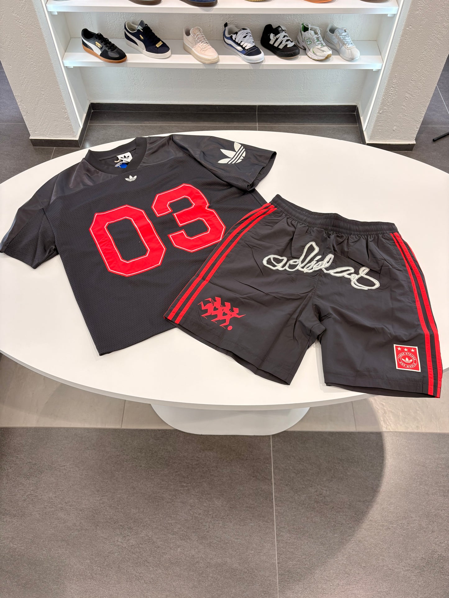 Coordinato Adidas ONE WORLD BLACK/RED