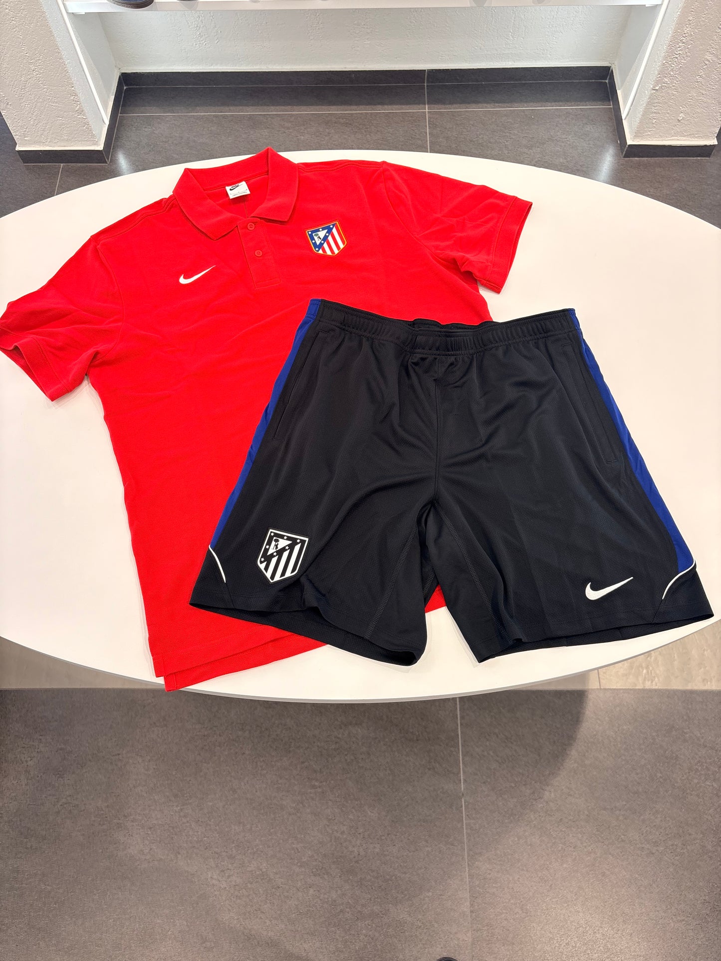 Completino Nike X Atletico Madrid polo Red