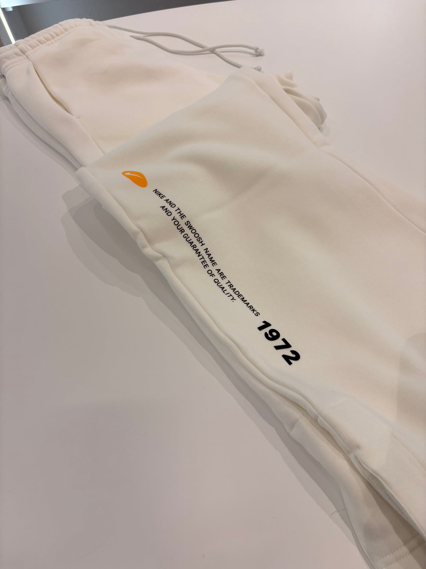 Pantalone Nike fondo largo