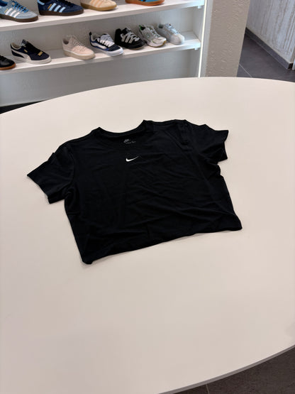 T-shirt Nike crop mezze maniche nere