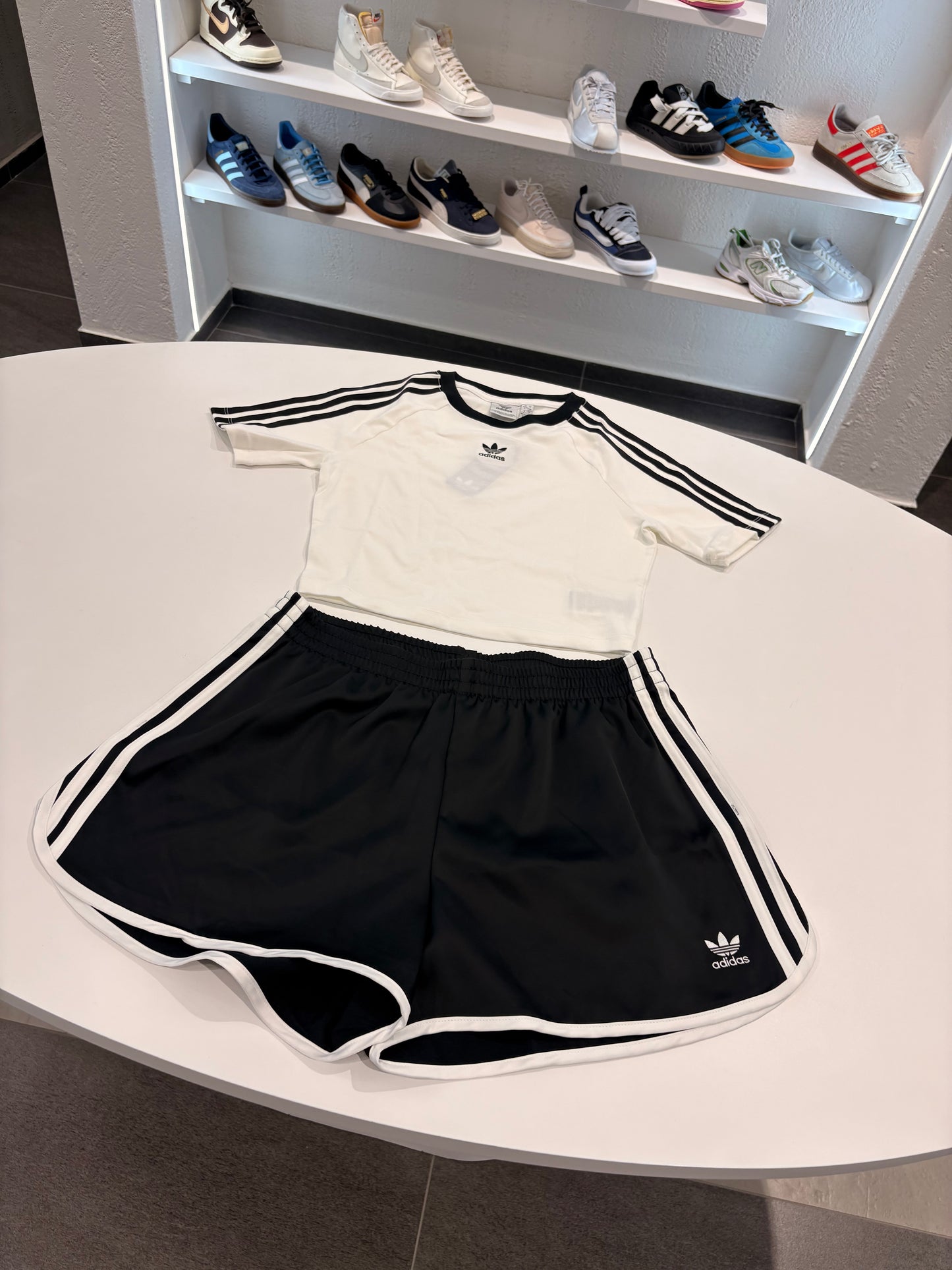 Coordinato Adidas B&W crop