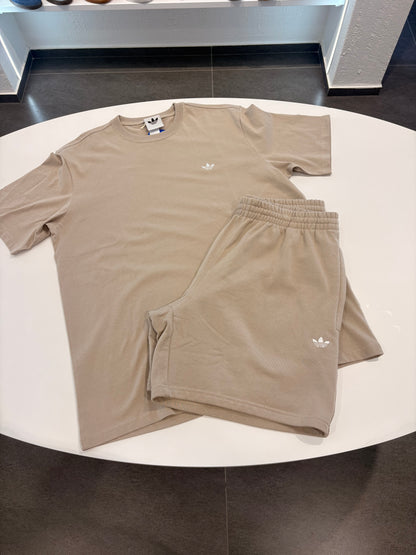 Completo Adidas basic beige