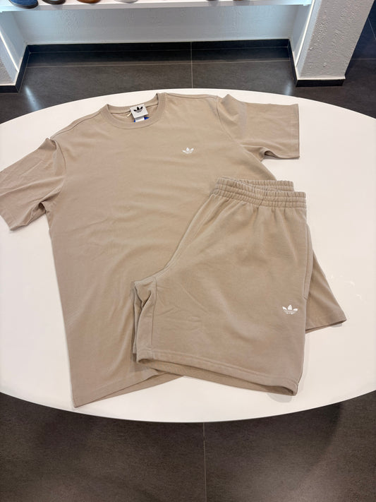 Completo Adidas basic beige