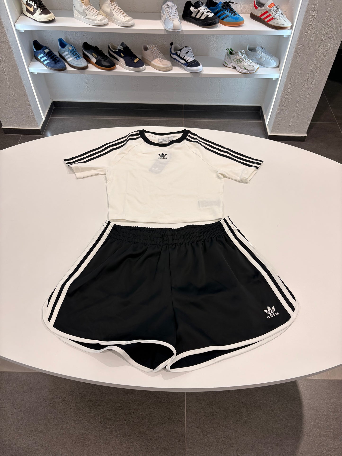 Coordinato Adidas B&W crop