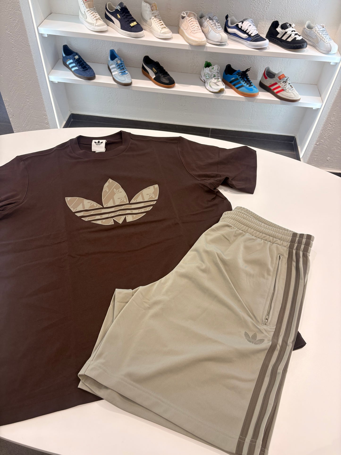Coordinato Adidas brown logo monogramm