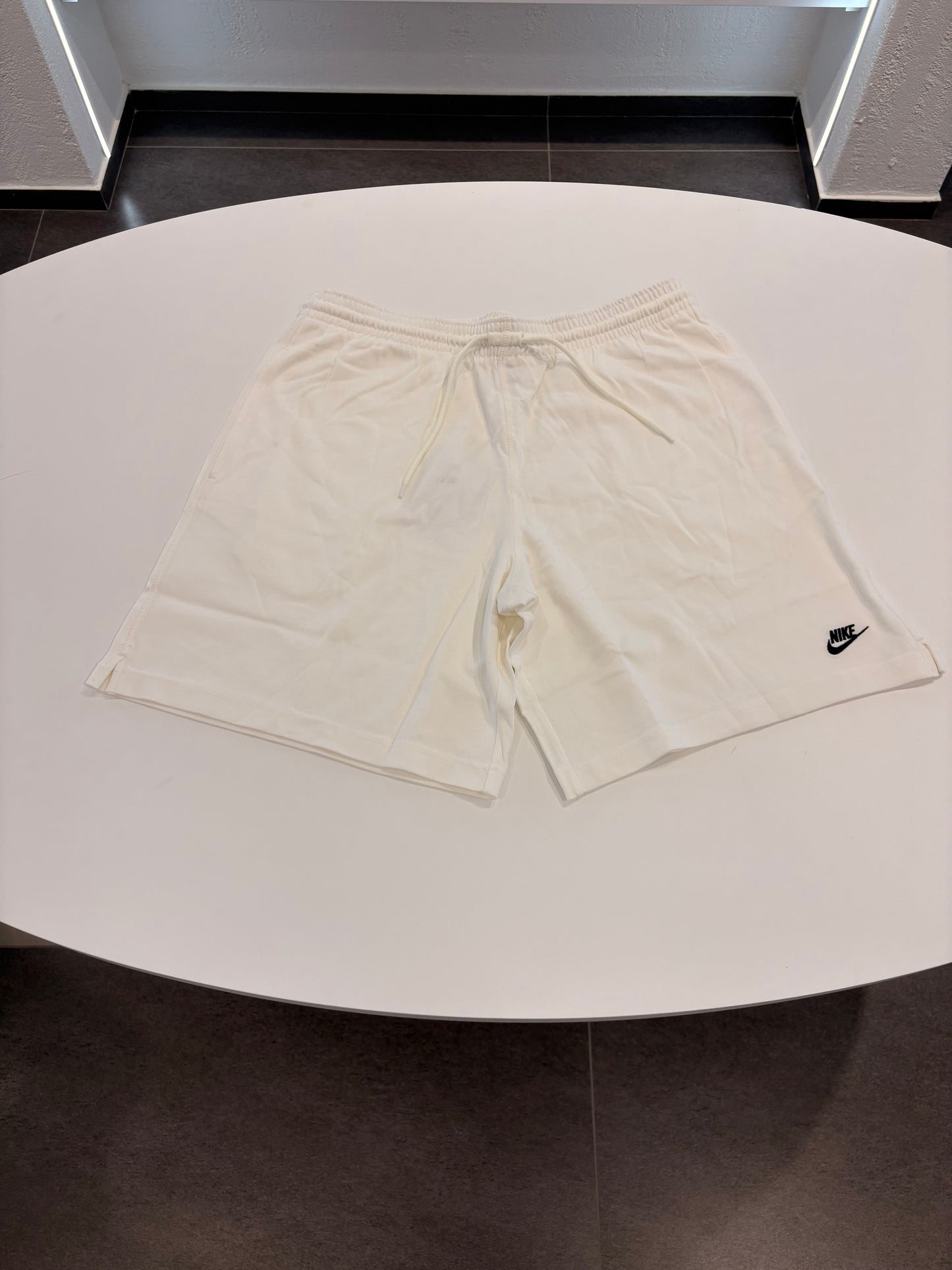 Bermuda Nike white