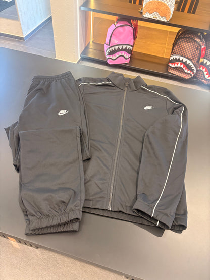 Tuta Nike total black basic lines white