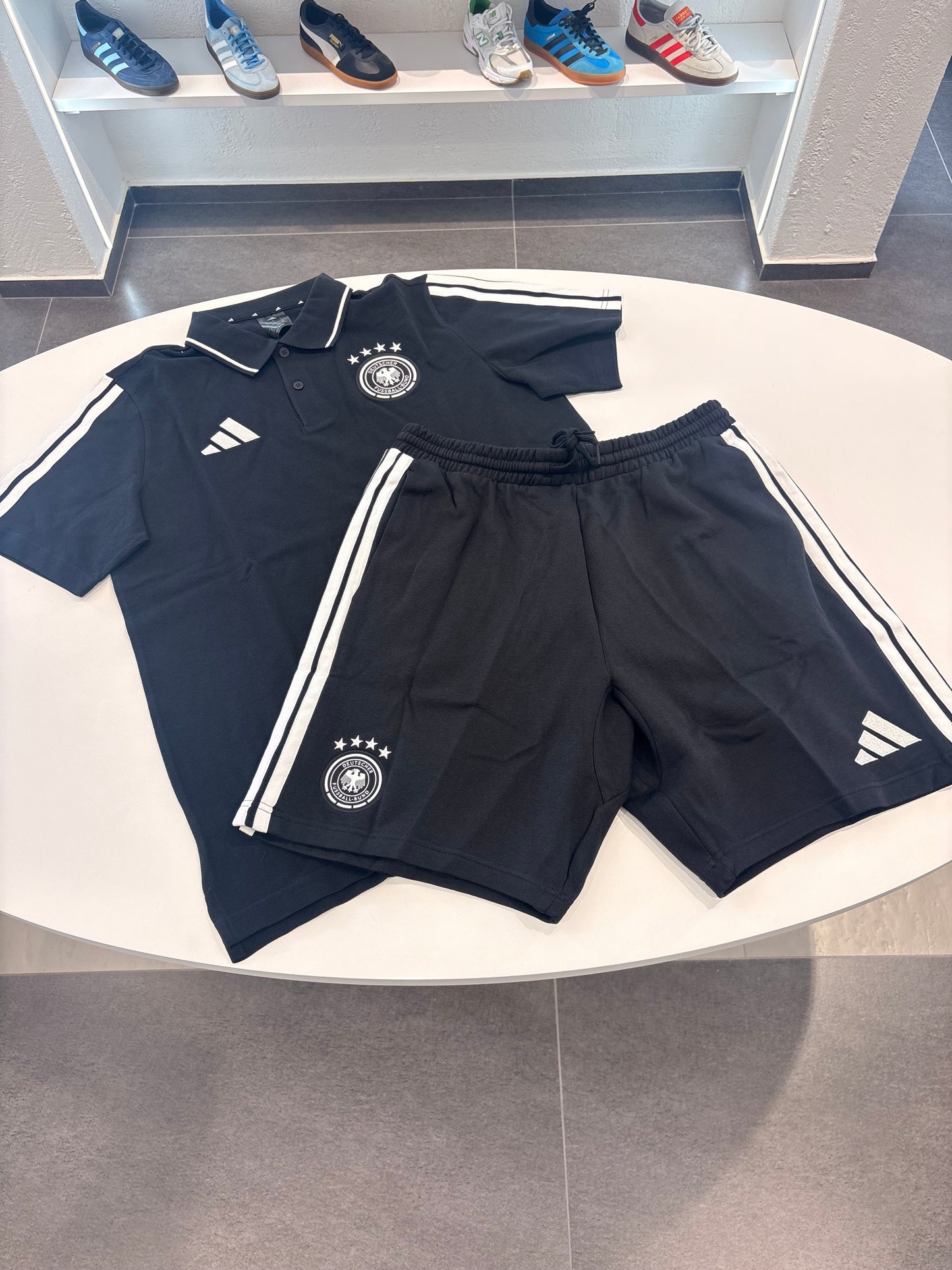 Completino Adidas Germania