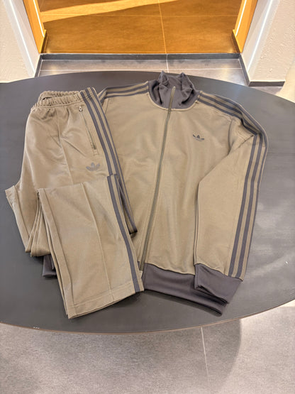 Tuta Adidas beckenbauer verde olive