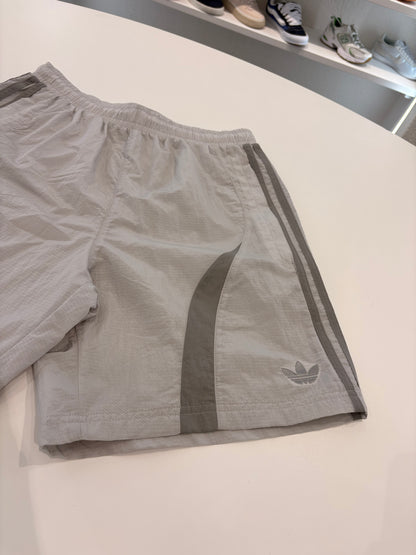 Shorts adidas grigio cromato