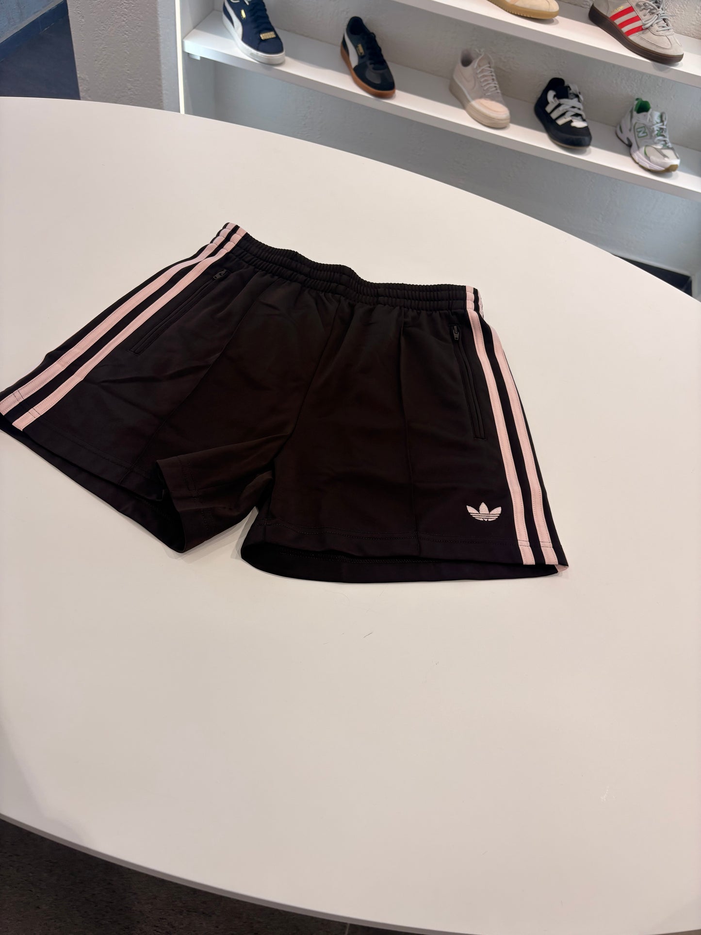 Shorts Adidas brown pink