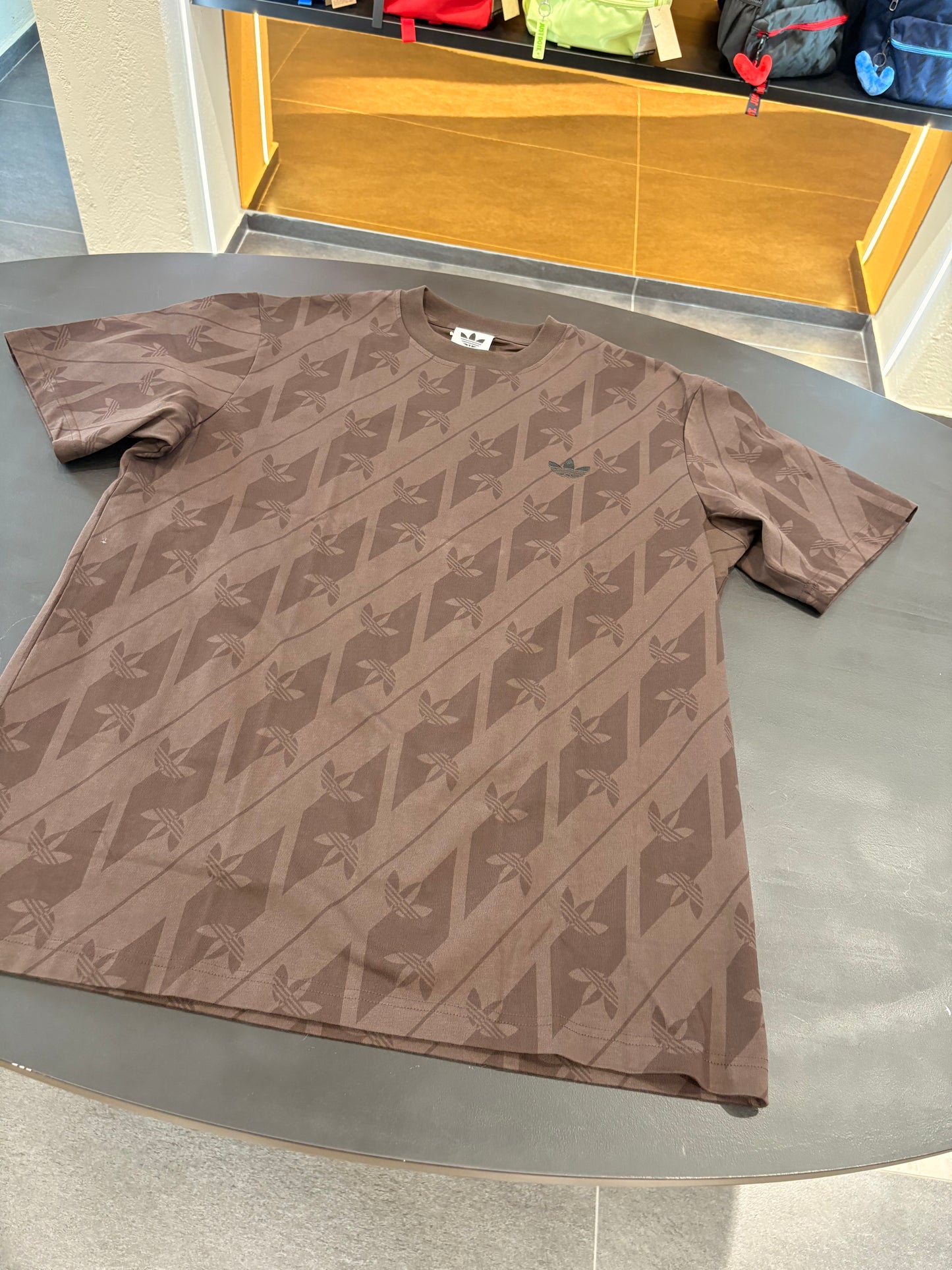 T-shirt brown Adidas monogram