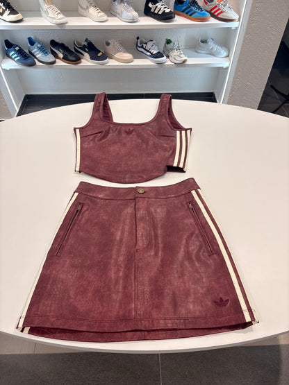 Coordinato gonna/top Adidas in pelle bordeaux