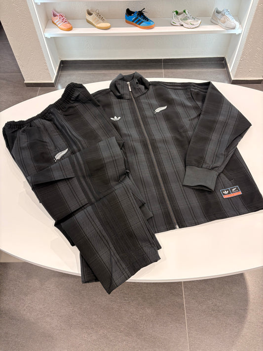 Tuta Adidas black firebird