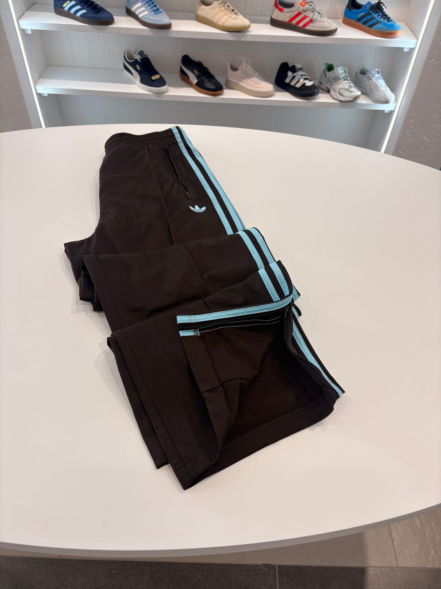 Pantaloni Adidas firebird aurora coffee icey blue