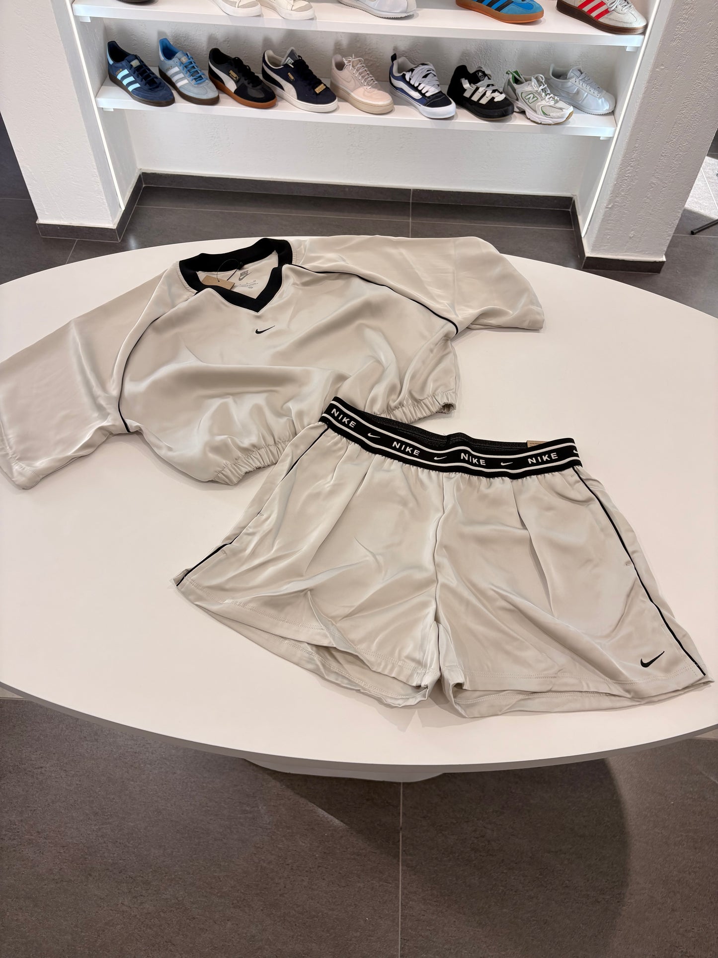 Coordinato Nike perlato fascia black