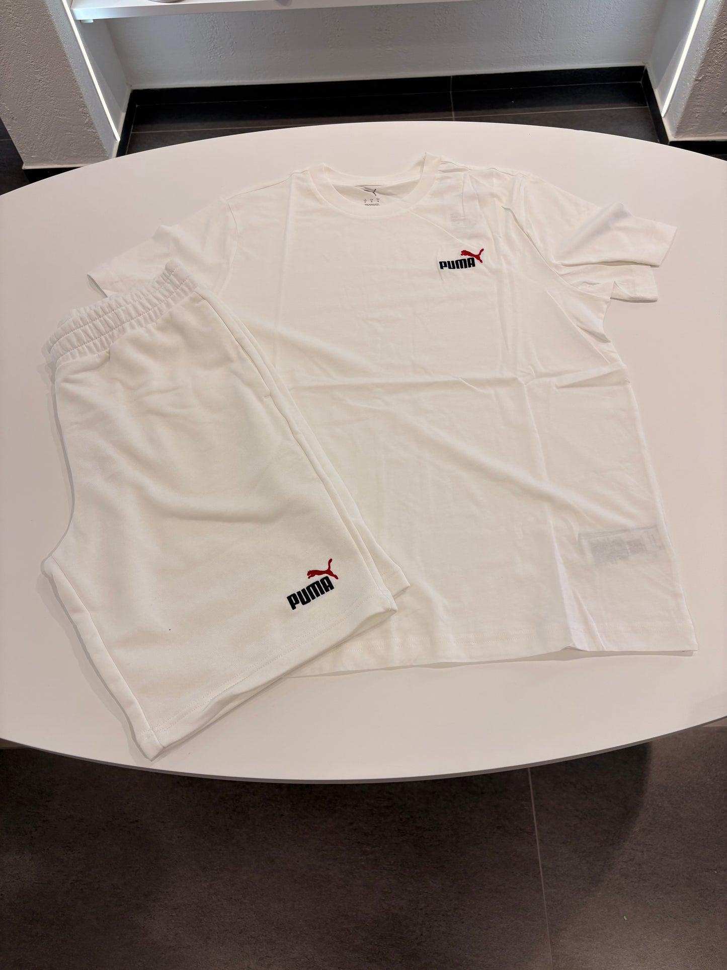 Completino Puma small logo