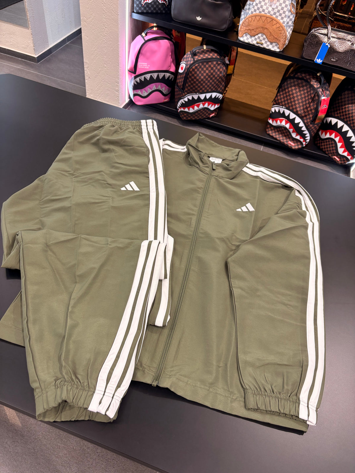 Tuta Adidas woven microfibra verde