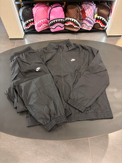 Tuta Nike antivento nera