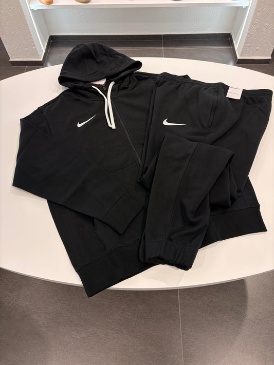 Tuta Nike con zip