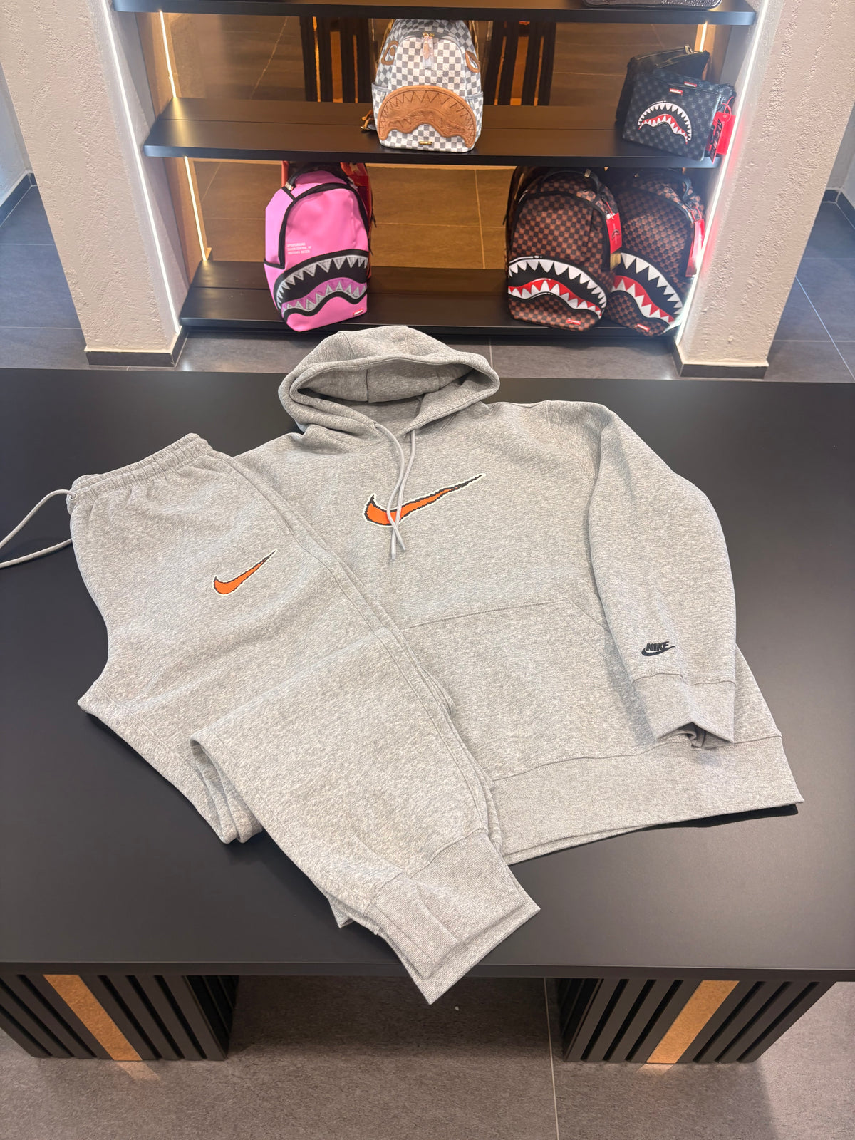 Tuta Nike grey swoosh orange