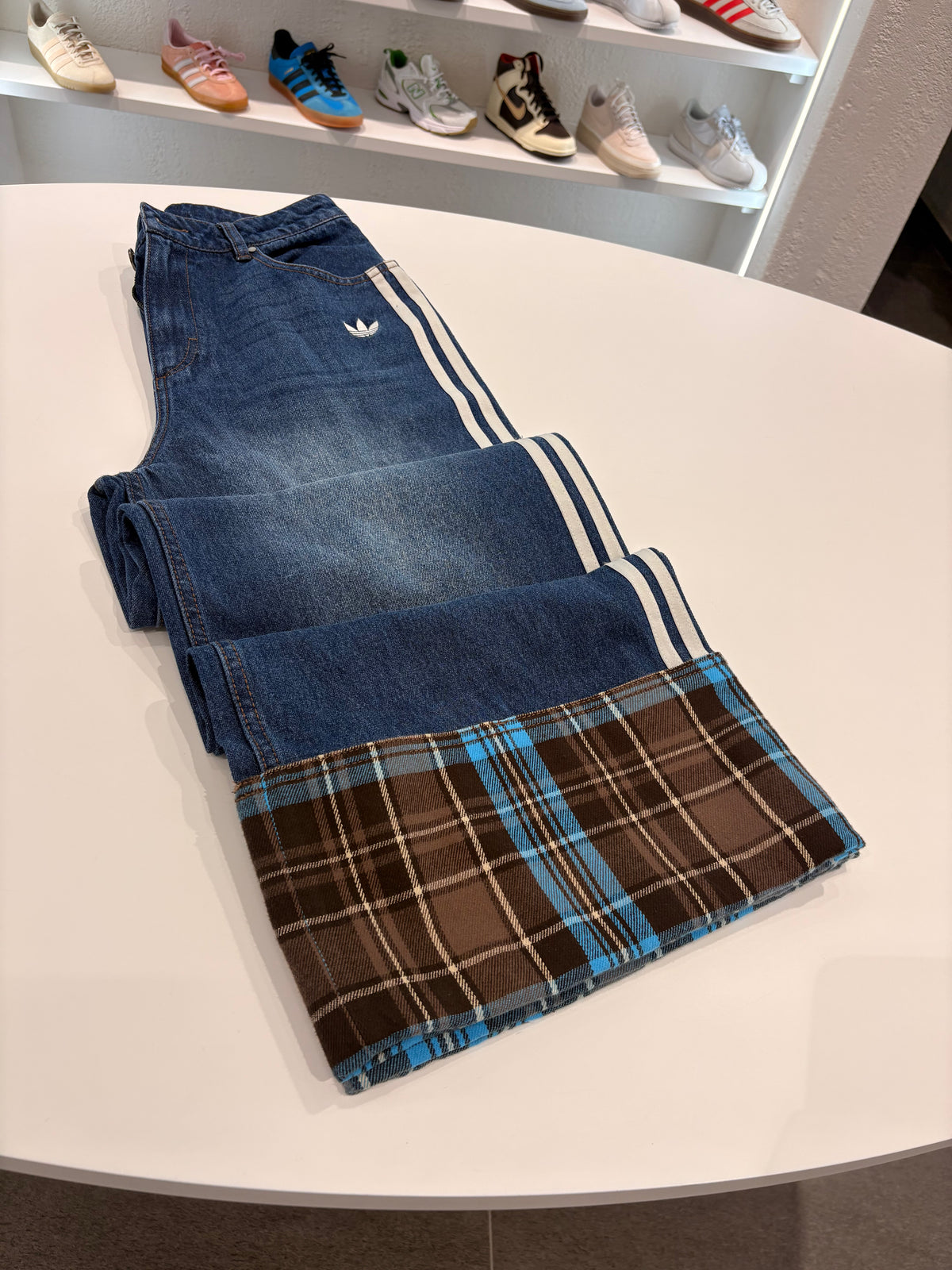 Jeans a gamba larga Adidas