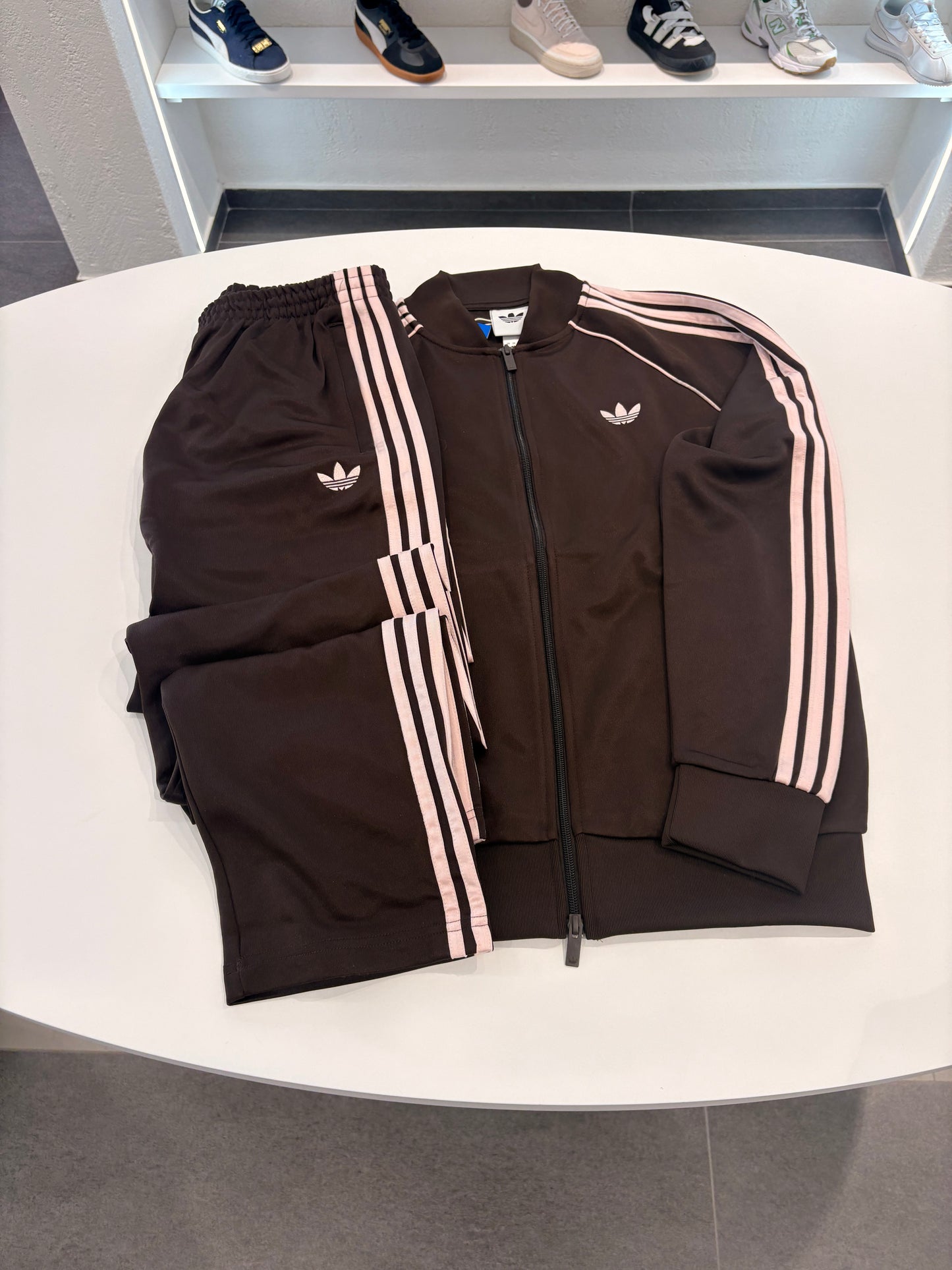 Tuta Adidas ORIGINALS brown/pink